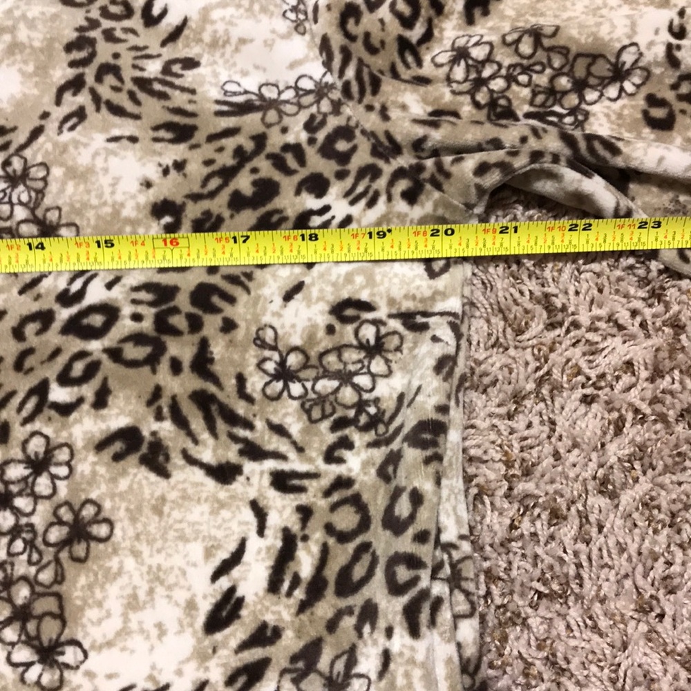 KIM ROGERS VELOUR HOODIE - Picture 4 of 6